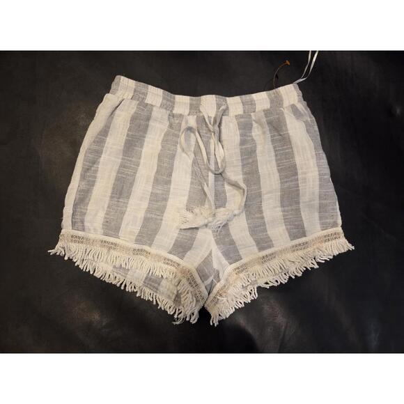 L'ATISTE Pants - L'ATISTE by Amy, Striped Fringe Hem Casual Shorts - size medium